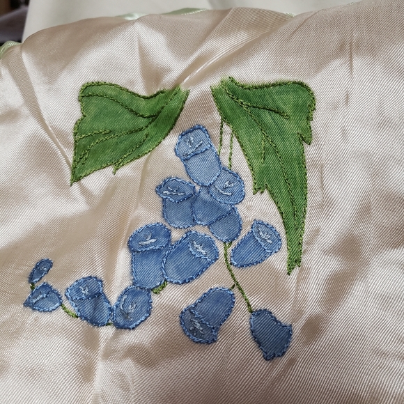 Beautiful satin quilt. Vintage from the 50s. Stored for years, unfinished. - Picture 13 of 17